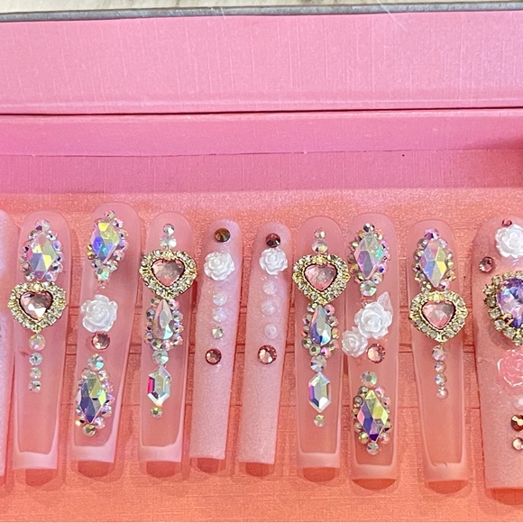 Press on handmade acrylic nails - Picture 1 of 12